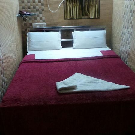 Hotel Shadab Palace Мумбаи Экстерьер фото